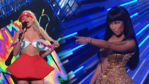 Nicki-Minaj-Miley-Cyrus-VMA-fight-2015